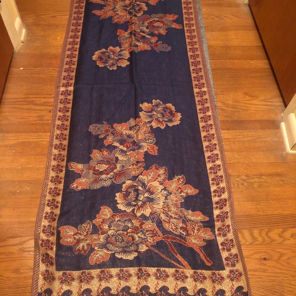 Scarf - Picture 4 of 5